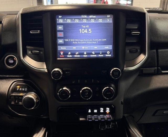 RAM 1500 Big Horn 4x4 Crew Cab 5'7" Box 2021