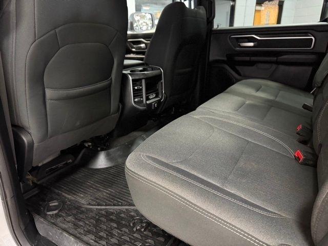 RAM 1500 Big Horn 4x4 Crew Cab 5'7" Box 2021