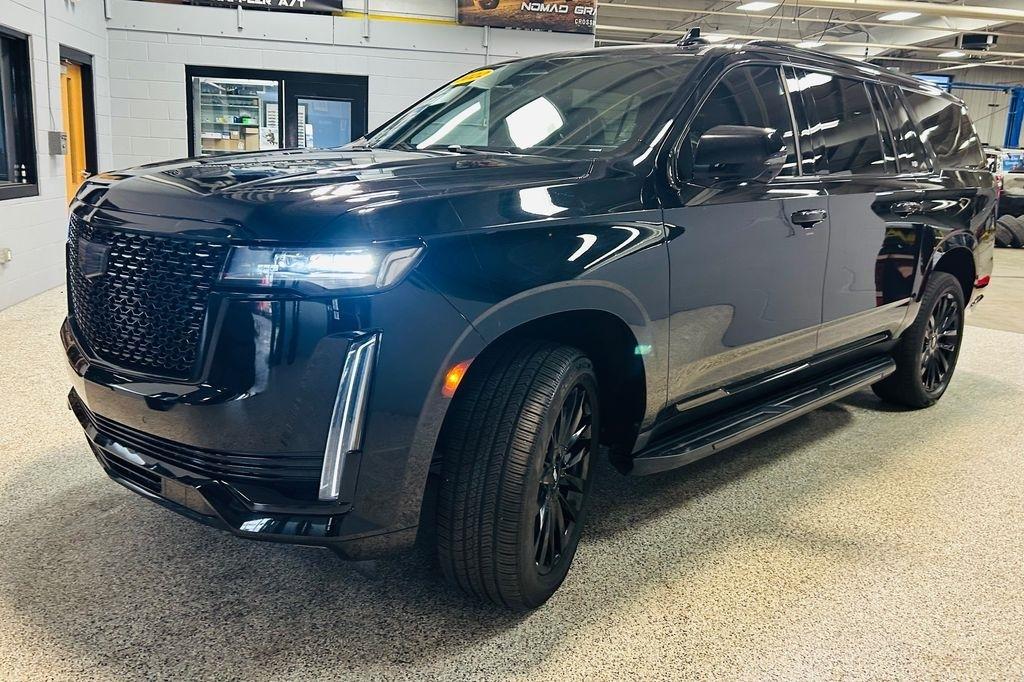 Cadillac Escalade ESV 4WD 4dr Luxury 2022