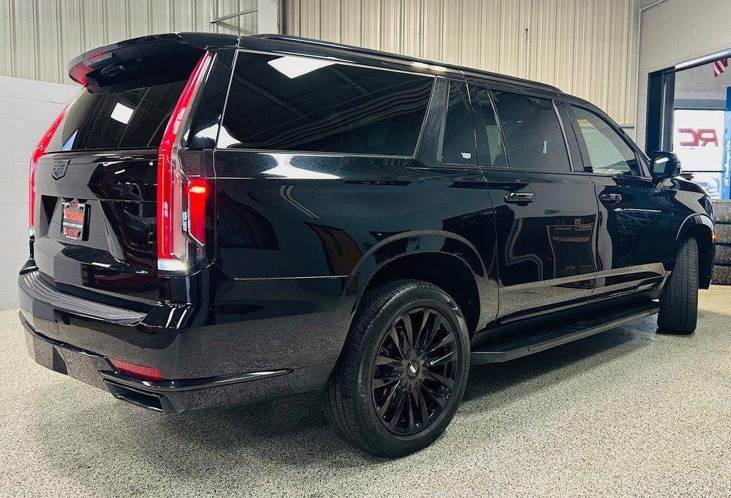 Cadillac Escalade ESV 4WD 4dr Luxury 2022
