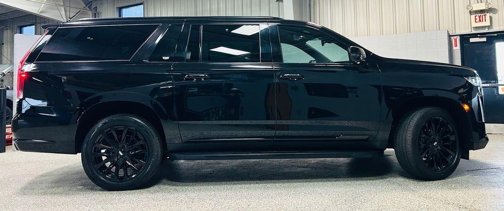 Cadillac Escalade ESV 4WD 4dr Luxury 2022