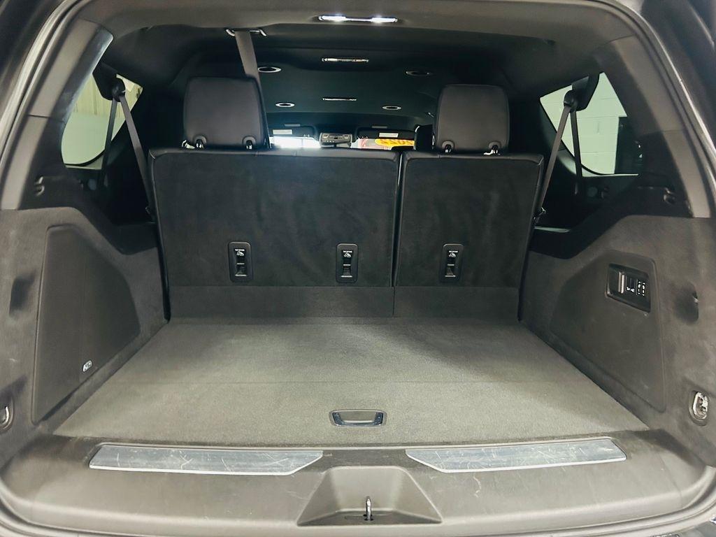Cadillac Escalade ESV 4WD 4dr Luxury 2022