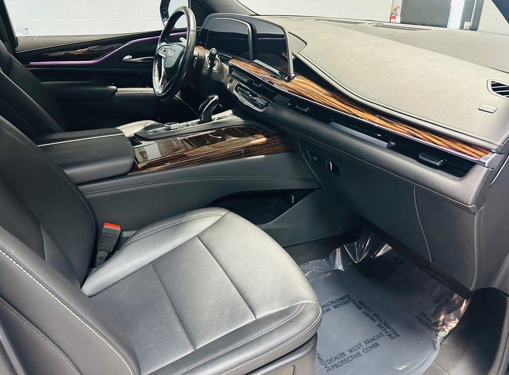 Cadillac Escalade ESV 4WD 4dr Luxury 2022