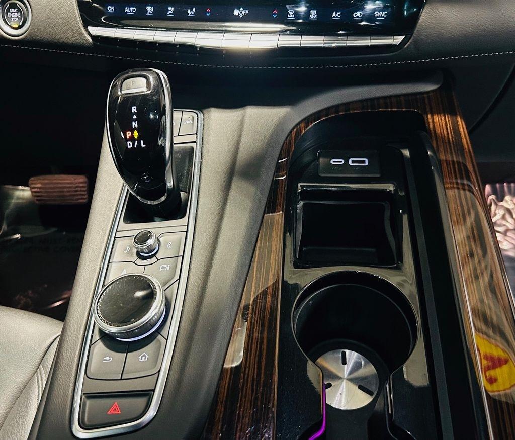 Cadillac Escalade ESV 4WD 4dr Luxury 2022