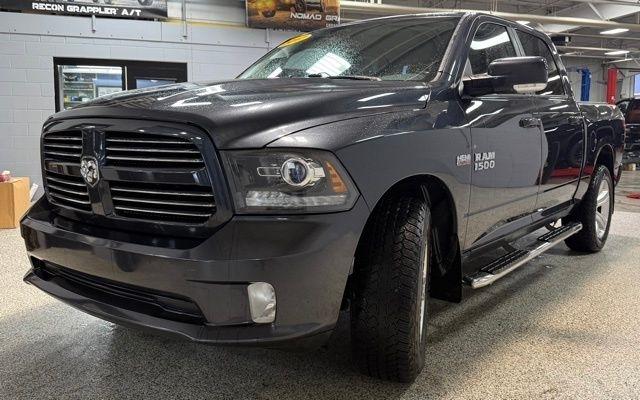 RAM 1500 Sport 4x4 Crew Cab 5'7" Box 2017