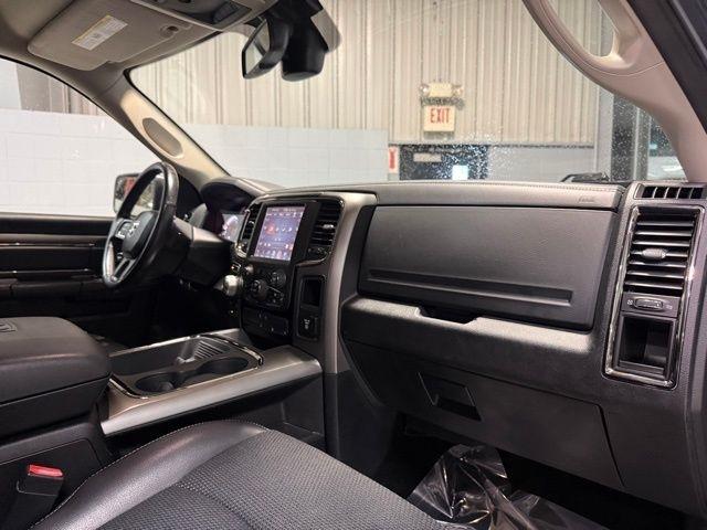 RAM 1500 Sport 4x4 Crew Cab 5'7" Box 2017