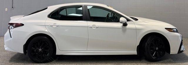 Toyota Camry SE Auto (Natl) 2024