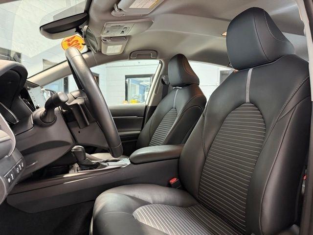 Toyota Camry SE Auto (Natl) 2024