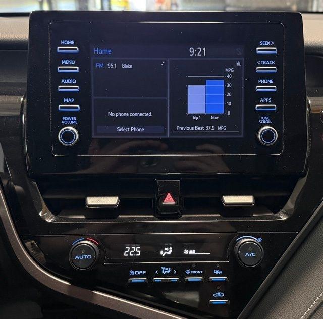 Toyota Camry SE Auto (Natl) 2024