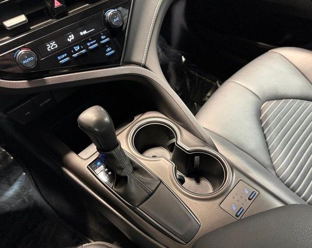 Toyota Camry SE Auto (Natl) 2024