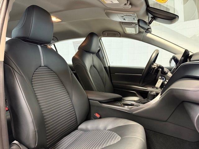 Toyota Camry SE Auto (Natl) 2024