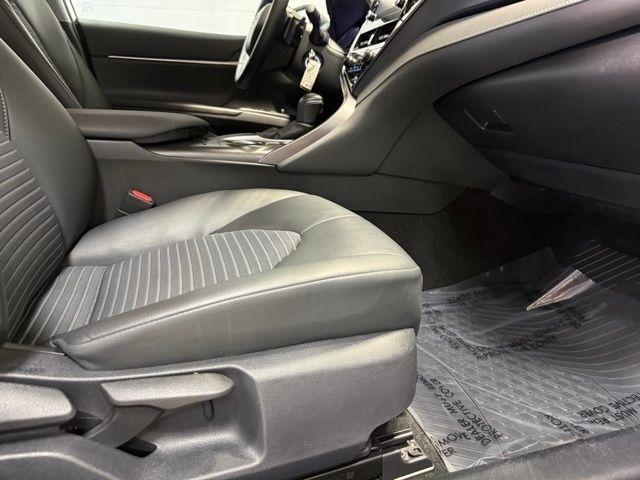 Toyota Camry SE Auto (Natl) 2024