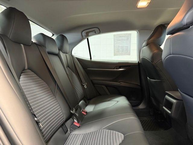 Toyota Camry SE Auto (Natl) 2024