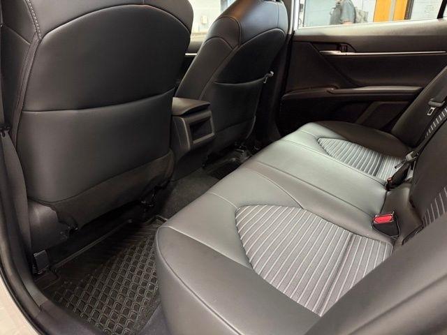 Toyota Camry SE Auto (Natl) 2024