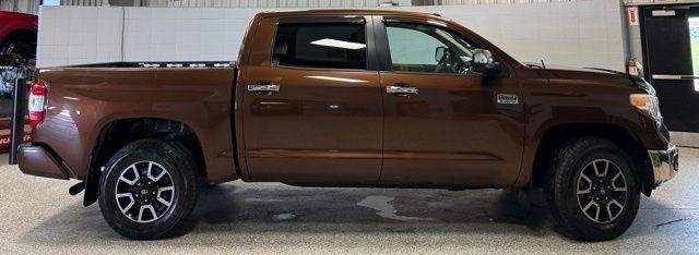 Toyota Tundra 4WD Truck CrewMax 5.7L V8 6-Spd AT Platinum (Natl) 2015