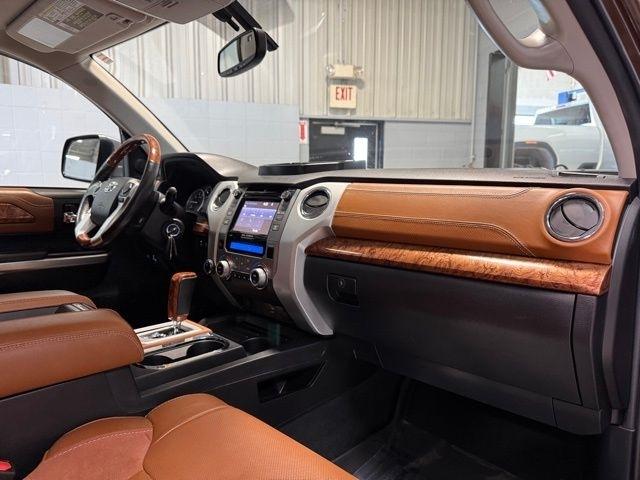 Toyota Tundra 4WD Truck CrewMax 5.7L V8 6-Spd AT Platinum (Natl) 2015