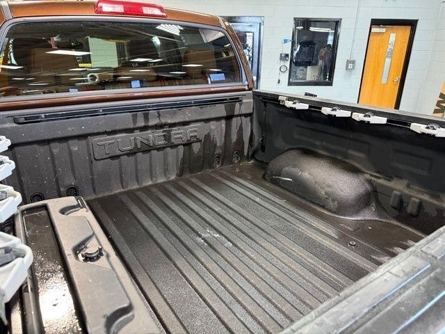 Toyota Tundra 4WD Truck CrewMax 5.7L V8 6-Spd AT Platinum (Natl) 2015