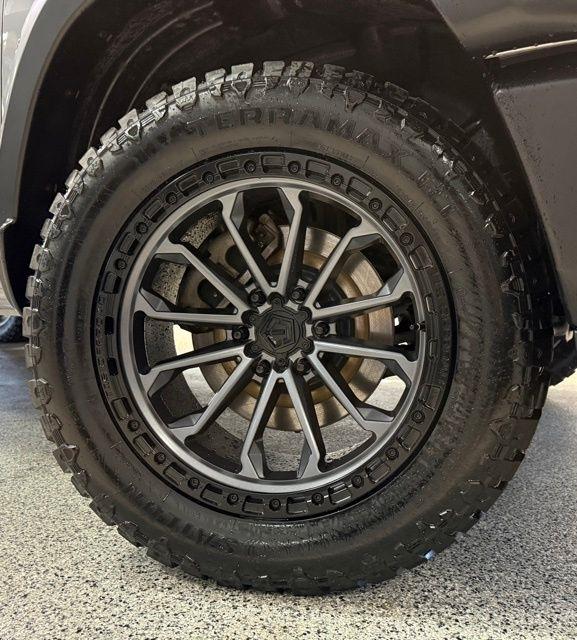 RAM 1500 Big Horn 4x4 Crew Cab 5'7" Box 2020