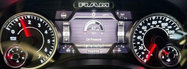 RAM 1500 Big Horn 4x4 Crew Cab 5'7" Box 2020