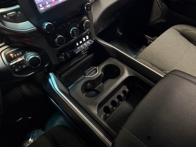 RAM 1500 Big Horn 4x4 Crew Cab 5'7" Box 2020