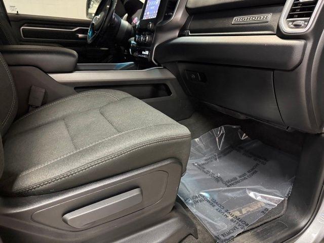 RAM 1500 Big Horn 4x4 Crew Cab 5'7" Box 2020