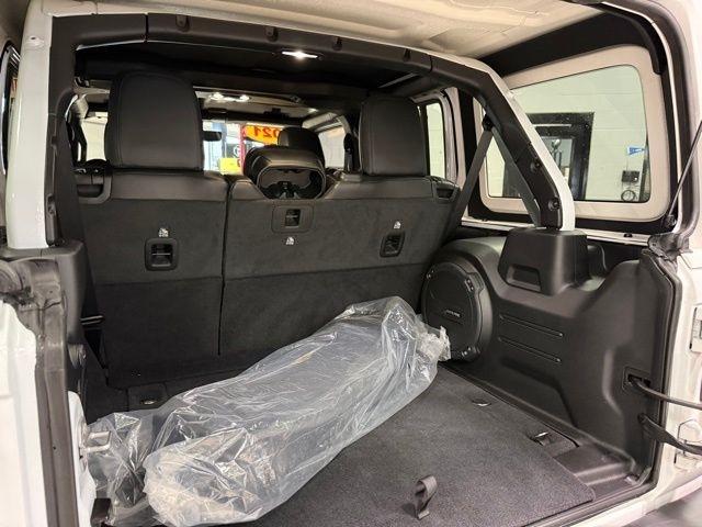 Jeep Wrangler Unlimited Altitude 4x4 2021