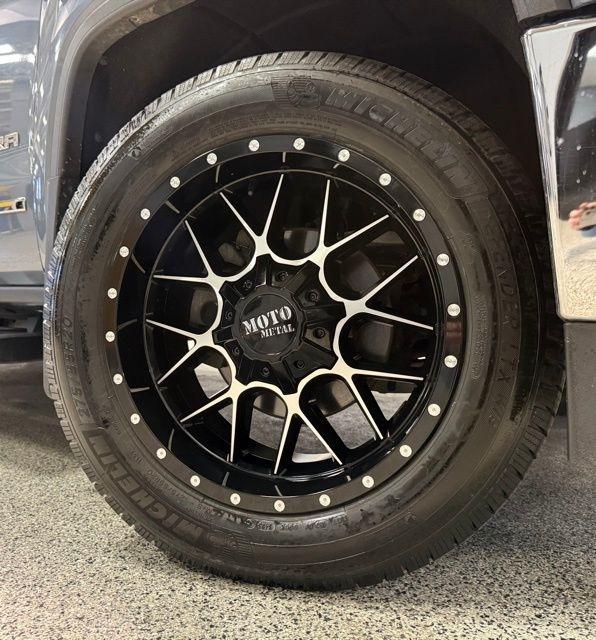 GMC Sierra 1500 4WD Crew Cab 143.5" SLT 2015