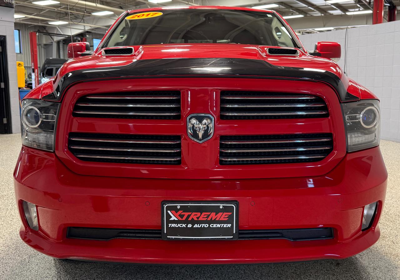 RAM 1500 4WD Crew Cab 140.5" Sport 2017