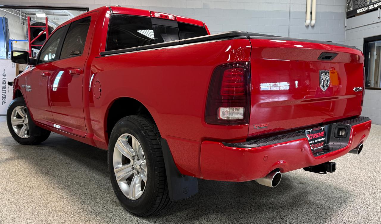 RAM 1500 4WD Crew Cab 140.5" Sport 2017