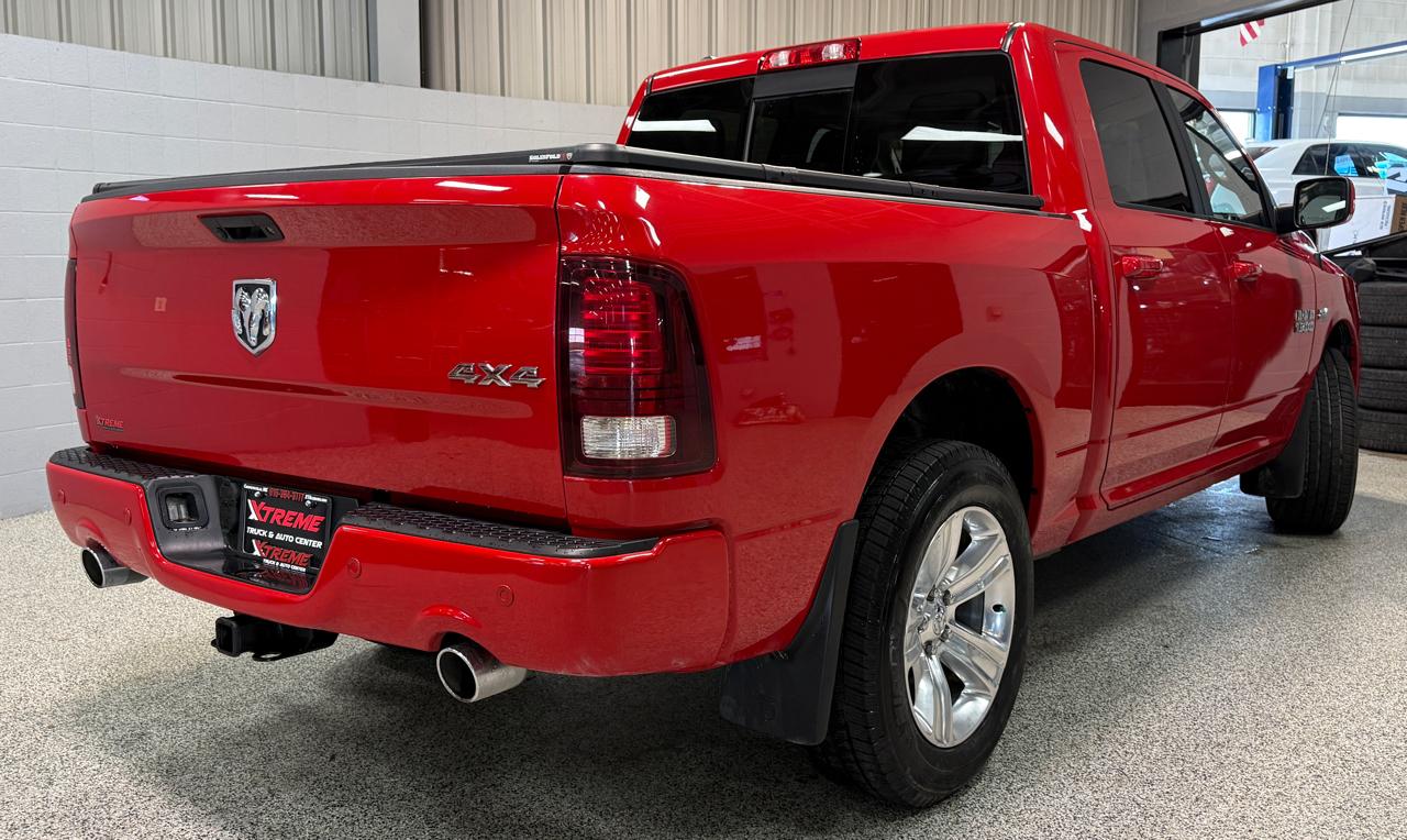 RAM 1500 4WD Crew Cab 140.5" Sport 2017
