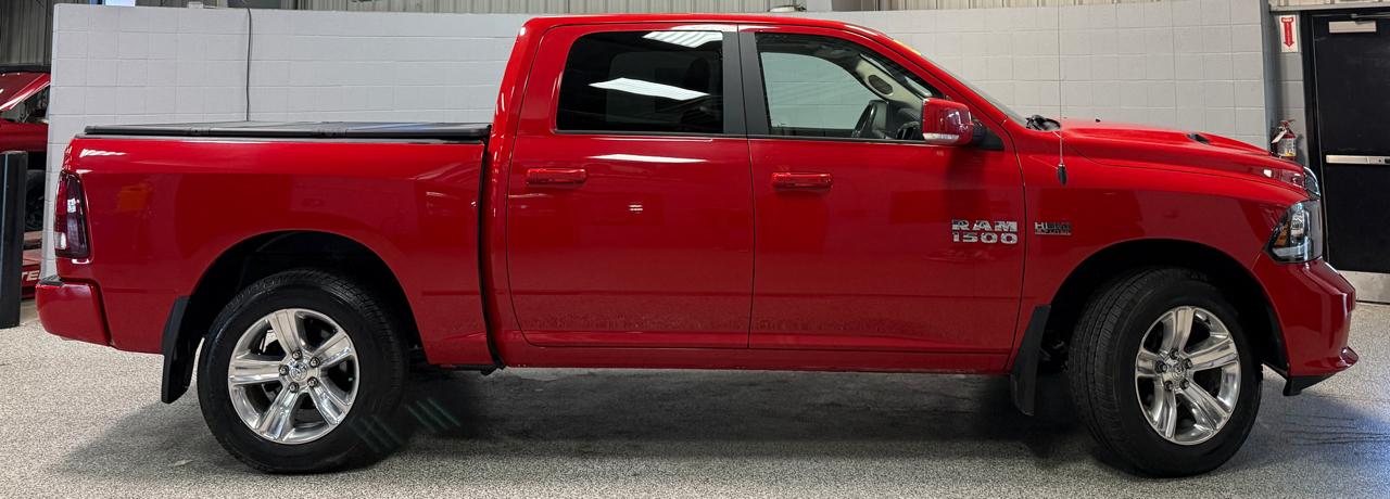 RAM 1500 4WD Crew Cab 140.5" Sport 2017