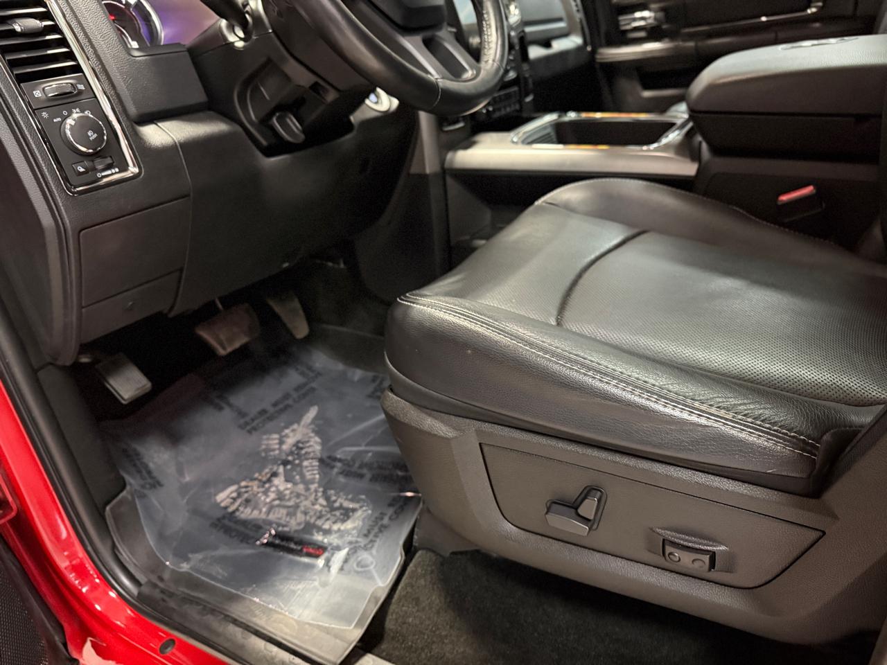 RAM 1500 4WD Crew Cab 140.5" Sport 2017