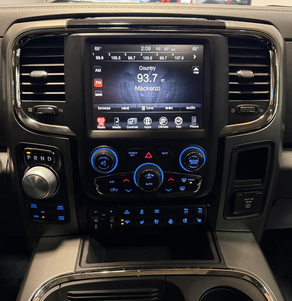 RAM 1500 4WD Crew Cab 140.5" Sport 2017