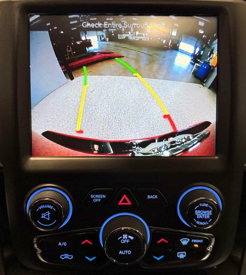 RAM 1500 4WD Crew Cab 140.5" Sport 2017