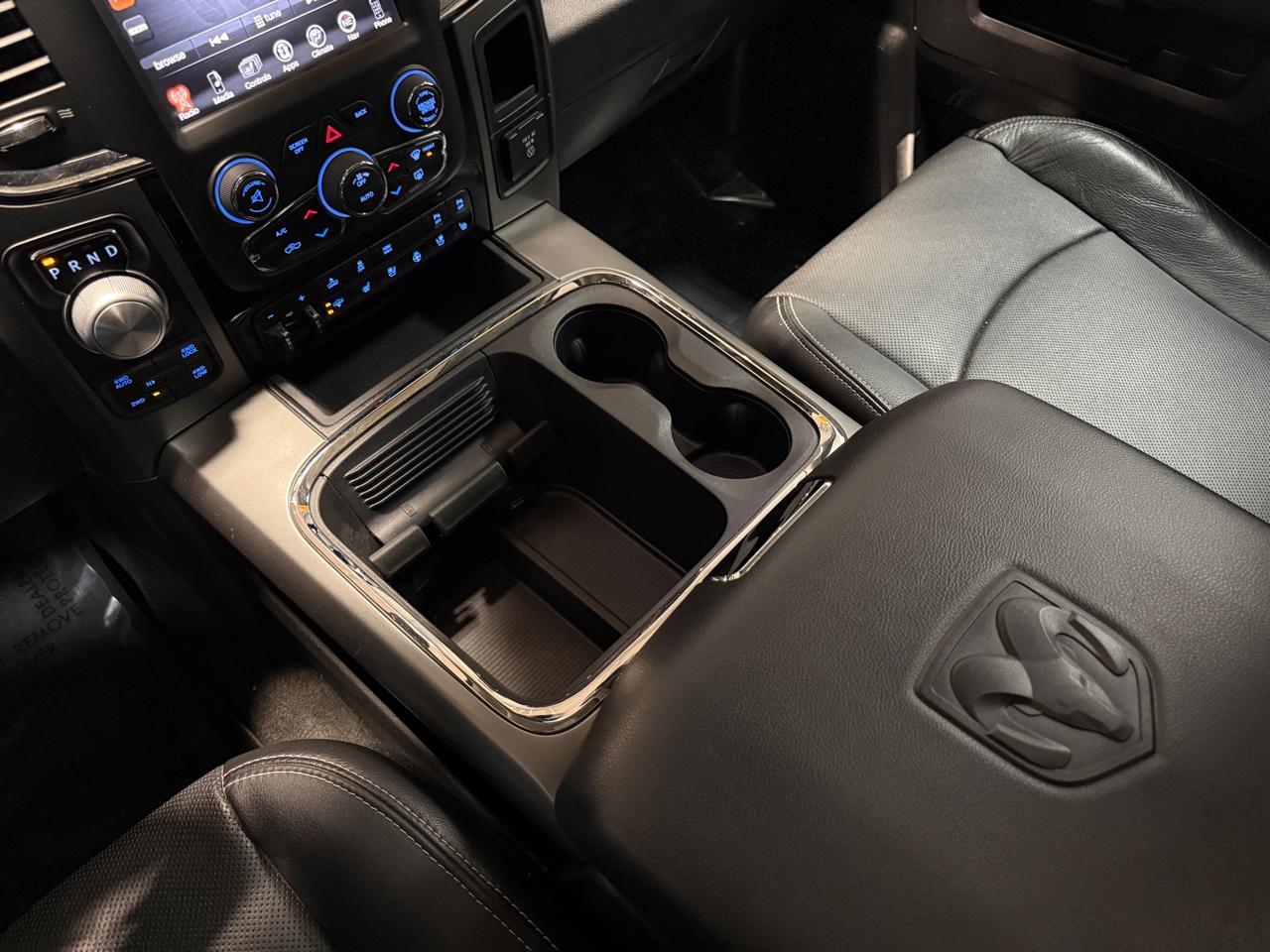 RAM 1500 4WD Crew Cab 140.5" Sport 2017