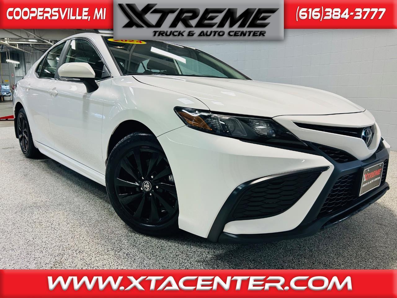 Toyota Camry SE Auto (Natl) 2024