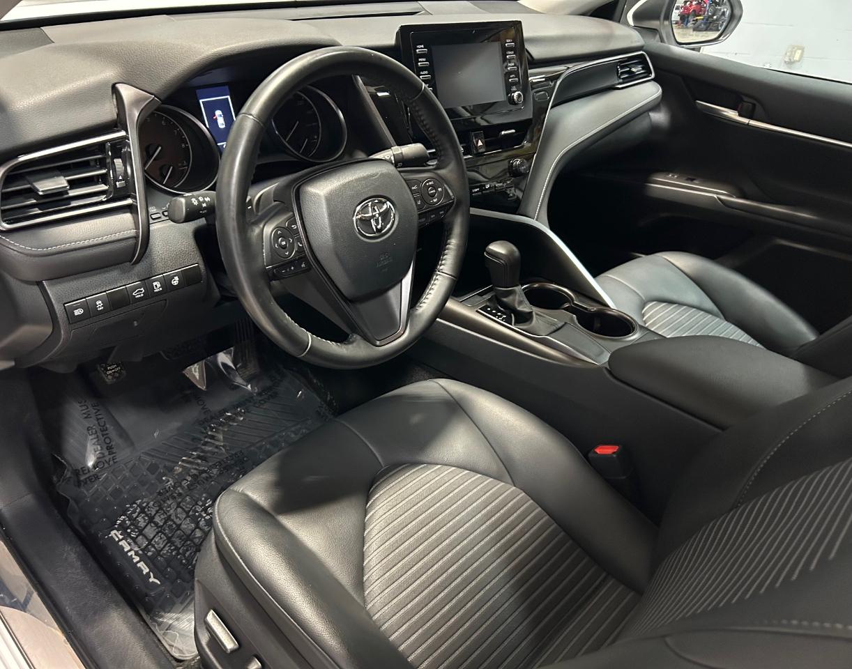 Toyota Camry SE Auto (Natl) 2024