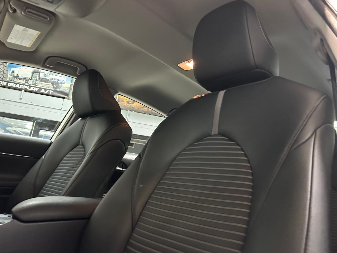 Toyota Camry SE Auto (Natl) 2024
