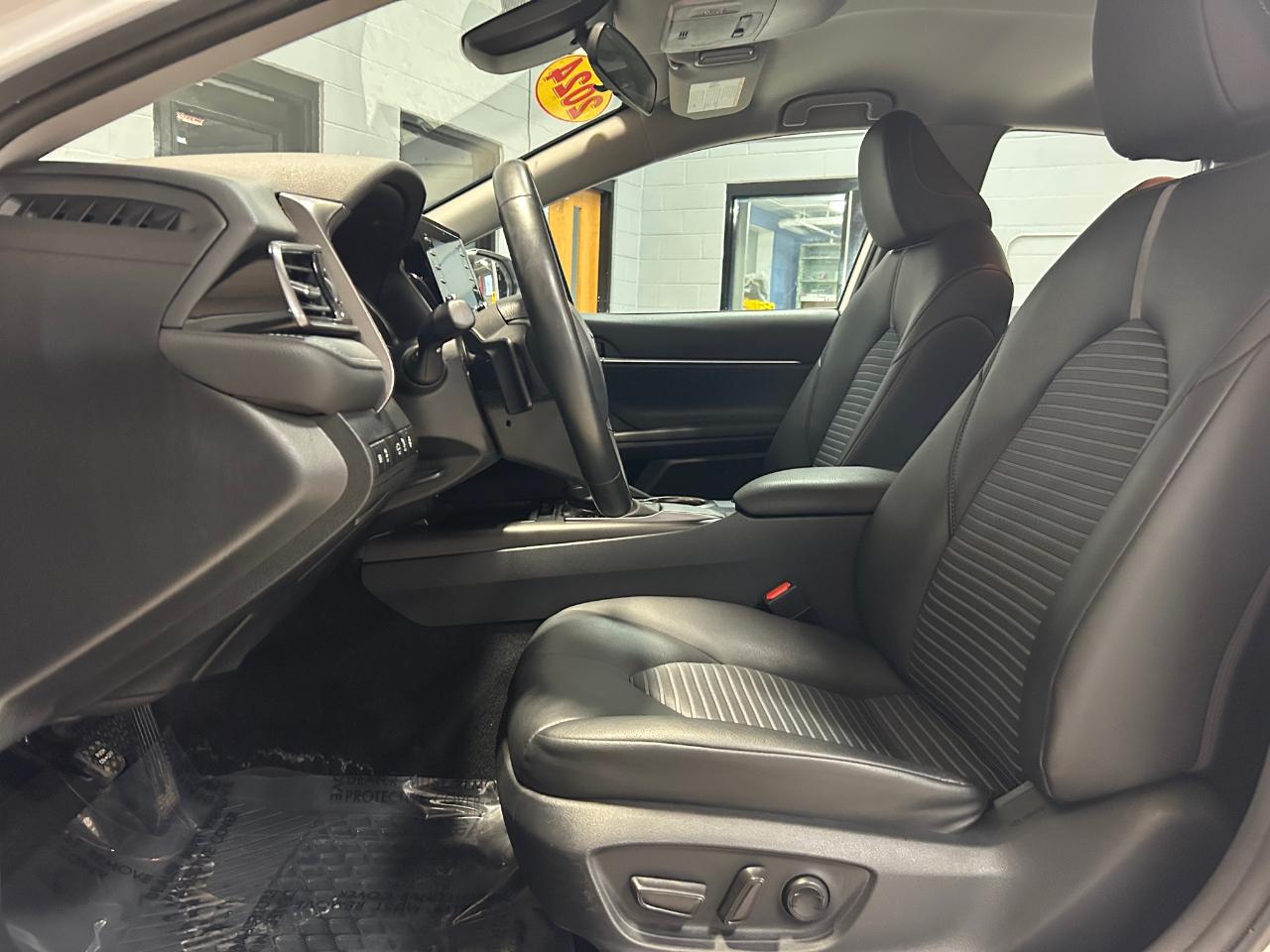 Toyota Camry SE Auto (Natl) 2024