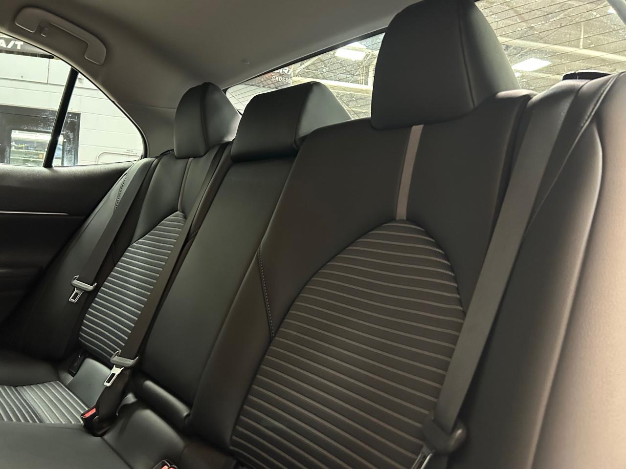 Toyota Camry SE Auto (Natl) 2024