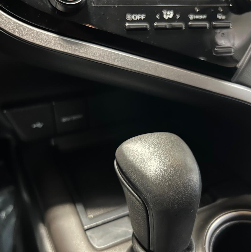 Toyota Camry SE Auto (Natl) 2024