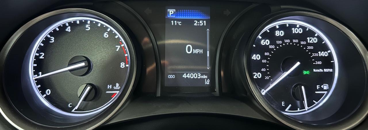 Toyota Camry SE Auto (Natl) 2024