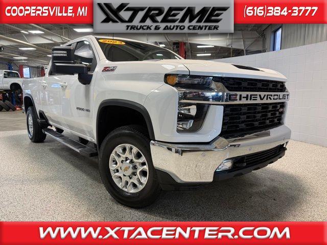 White 2023 Chevrolet Silverado 2500HD Pickup Truck Four-Wheel Drive 6-Speed Automatic