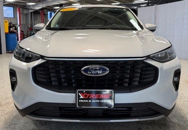 Ford Escape Platinum AWD 2025