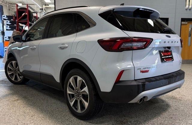 Ford Escape Platinum AWD 2025