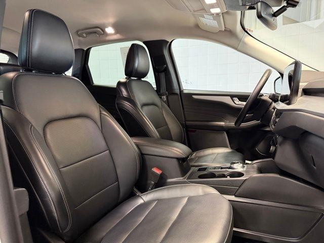 Ford Escape Platinum AWD 2025