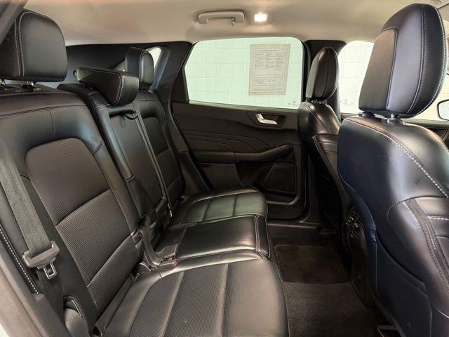 Ford Escape Platinum AWD 2025