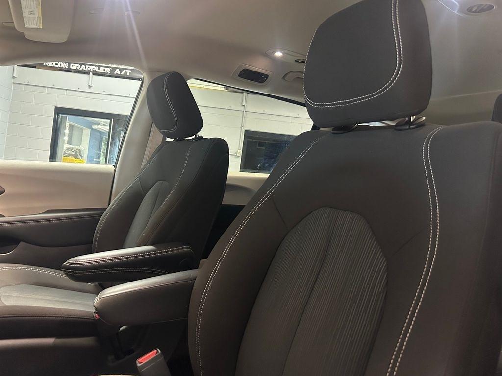 Chrysler Voyager LX FWD 2024