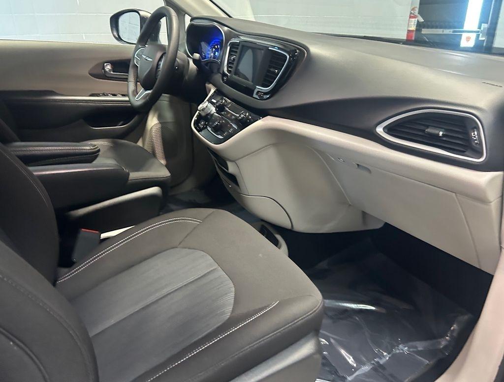 Chrysler Voyager LX FWD 2024