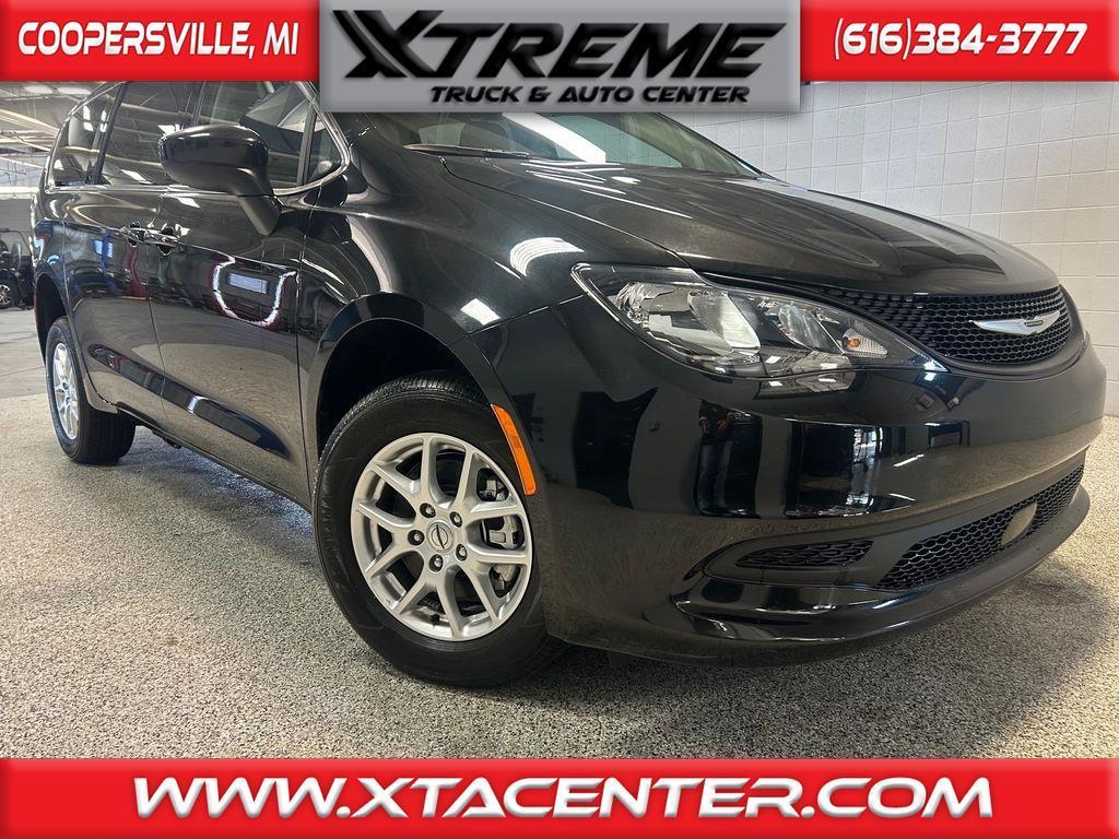 2024 Chrysler Voyager LX FWD
